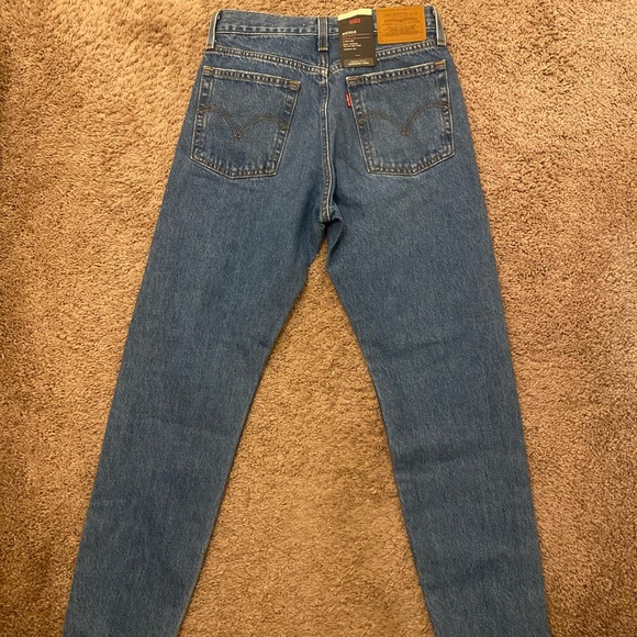 Levi’s Wedgie Fit- SZ 25- NWT - Picture 3 of 6